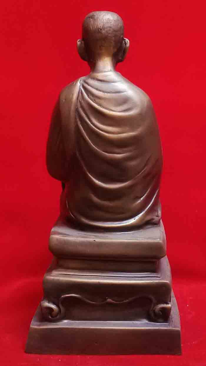 พระบูชารูปเหมือน สมเด็จพระพุฒาจารย์(โต พรหมรังสี)นั่งธรรมมาศเทศนา ขนาด 5 นิ้ว เนื้อโลหะผิวขันลงหิน 