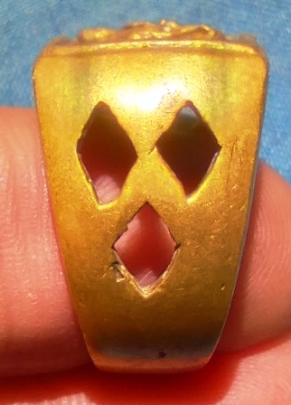 แหวนรุ่นแรก แม่ชีเมี้ยน ปานจันทร์ (หลวงพ่อใหญ่ มนุษย์เหนือโลก) วัดถ้ำกระบอก จ.สระบุรี 