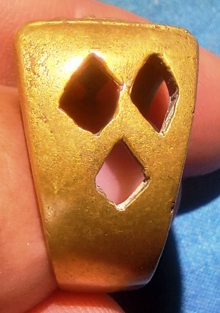 แหวนรุ่นแรก แม่ชีเมี้ยน ปานจันทร์ (หลวงพ่อใหญ่ มนุษย์เหนือโลก) วัดถ้ำกระบอก จ.สระบุรี 