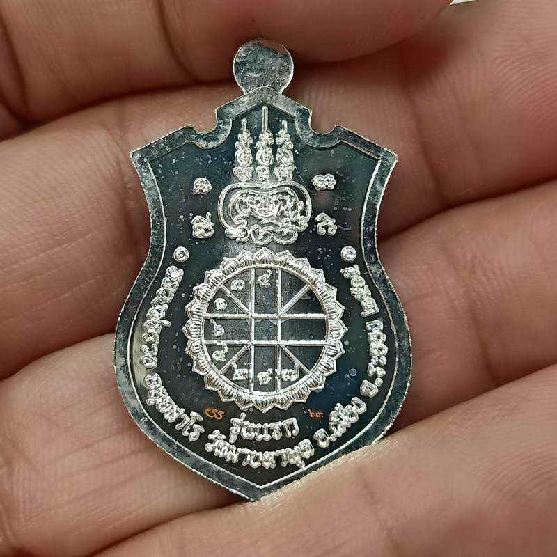 เหรียญท้าวเวสสุวรรณ รุ่นแรก รวยเหนือดวง หลวงพ่อรวย วัดมาบตาพุด จ.ระยอง ปี 2565 เนื้อทองแดง