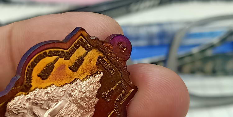 เหรียญท้าวเวสสุวรรณหลังปู่ภุชงค์นาคราช รุ่นบันดาลทรัพย์ วัดเชิงเลน อ.ปากเกร็ด จ. นนทบุรี เนื้อบลูโรฯ