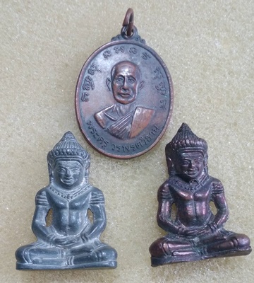 พระหลวงปู่วรพรตวิธาน วัดจุมพล จ.ขอนแก่น 3 องค์