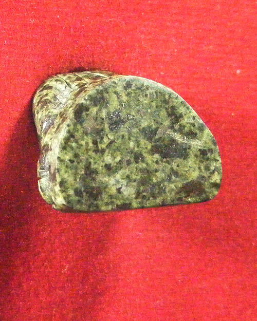  พระหินแกะแม่น้ำโขง พิมพ์พระสังกัจจายน์ หลวงปู่อุ่นหล้า วัดป่าแก้วชุมพล สายแร่สวยครับ