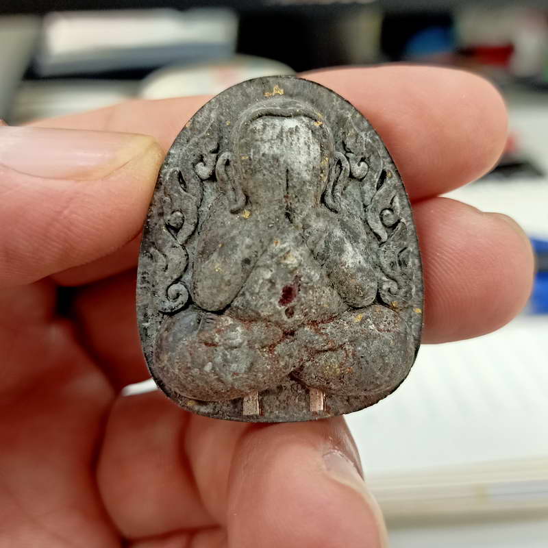 พิมพ์พระปิดตากนกข้างบูชาครู หลวงปู่โต๊ะ ออกโดยหลวงพ่อนงค์ วัดบางน้ำชน ฝั่งธนบุรี จ.กรุงเทพ ปี 2565