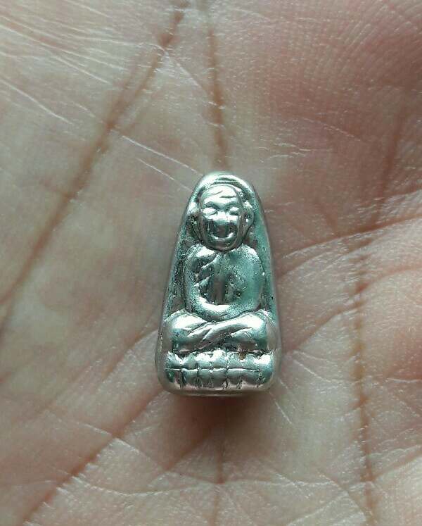หลวงปู่ทวดไม่ทราบที่ ตัวพระมีน้ำหนัก มีรอยจาร เคาะเดียว