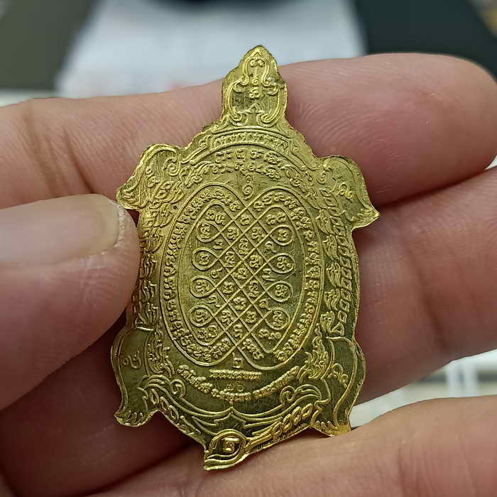 พญาเต่าพุทธศิลป์ เพชรนครพนม หลวงปู่สอ อายุ 113 ปี วัดโพธิ์ศรี จ.นครพนม ปี 2561 เนื้อทองฝาบาตร