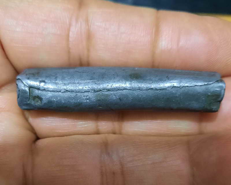 ตะกรุดจันทร์เพ็ญเนื้อตะกั่วเปลือยหลวงปู่ศุข วัดปากคลองมะขามเฒ่า ชัยนาท