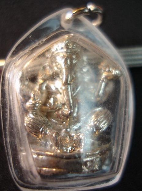 ชุบเงิน๑๑๑พระพิฆเนศวร์ลอยองค์ชุบทองลงยาเลี่ยมกรอบกันน้ำปลุกเสกโบสถ์พรามณ์วัดแขกโดยท่านอาจารย์หนูพราม