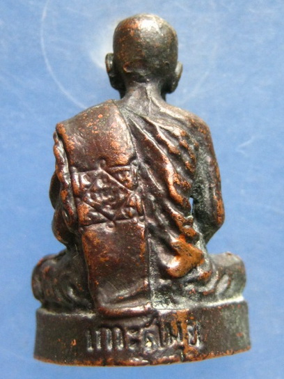 รูปหล่อ หลวงพ่อพุ่ม เกาะสมุย