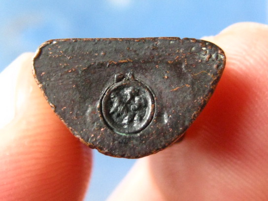 รูปหล่อ หลวงพ่อพุ่ม เกาะสมุย