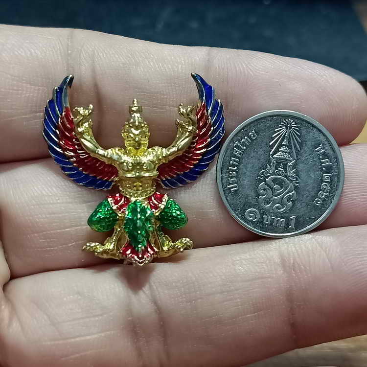 พญาครุฑ หลวงปู่หมุน วัดบ้านจาน จ.ศรีสะเกษ กะไหล่ทองลงยา 3 สี แถมยกลัง รุ่นรวยพันล้าน หมายเลข 301 