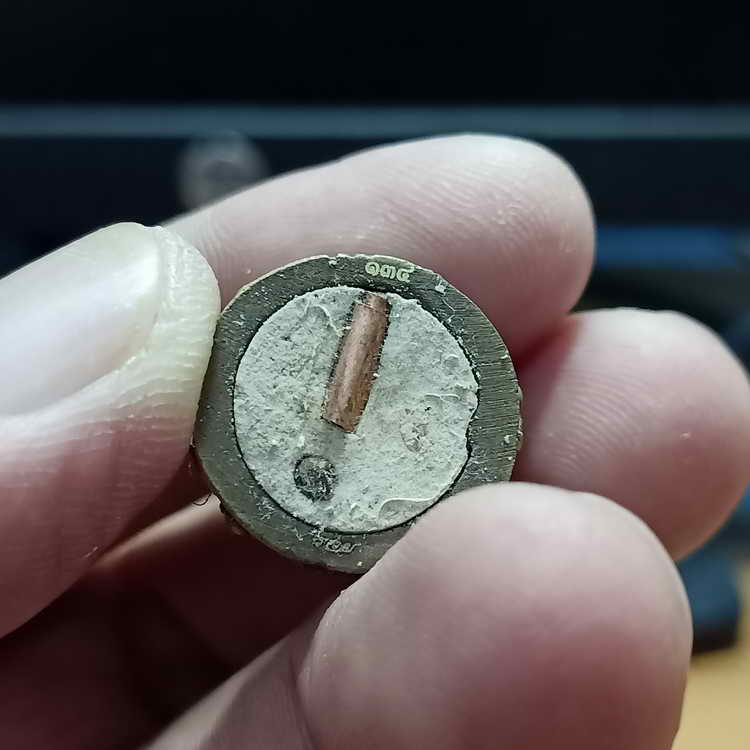 รูปหล่อฐานปูปลา รุ่นบารมี 88 หลวงพ่อรวย วัดมาบตาพุด จ.ระยอง องค์ทองเหลืองซาตินฝังพลอย ฝังตะกรุด 1