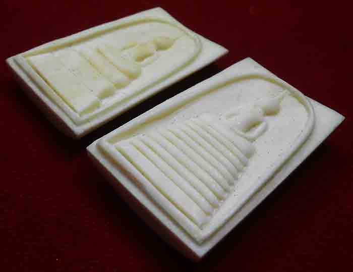 2 องค์ พระสมเด็จเปลือกงา ขนาด 2.6 x 4.0 หลวงพ่อกำไล วัดหัวเขาเสก