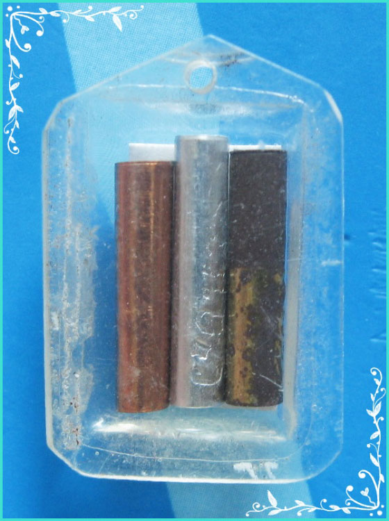 ...ลพ.เคลือบ วัดหนองกระดี่ อธ. รูปถ่ายซีเปีย หลังตะกรุดสามดอก เลี่ยมเดิม...