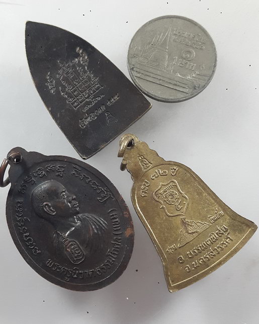 “ เหรียญ รุ่น 2 หลวงพ่อแนม วัดเขาหน่อ จ.นครสวรรค์ ปี 27 + เหรียญ ระฆัง + สมเด็จเตารีด วัดช่องแค ตอกโ