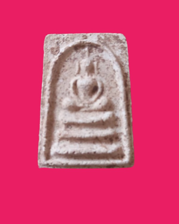 พระเนื้อผงพิมพ์สมเด็จ หลวงพ่อนารถ วัดศรีโลหะราษฎร์บำรุง จ.กาญจนบุรี