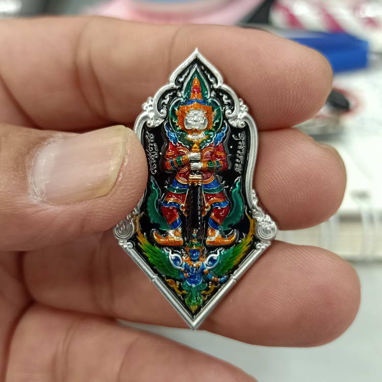 เหรียญท้าวเวสสุวรรณ บารมี เศรษฐี หลวงปู่เสียน วัดชัยมงคล จ.ศรีสะเกษ ปี 2565 เนื้อปีกเครื่องบิน