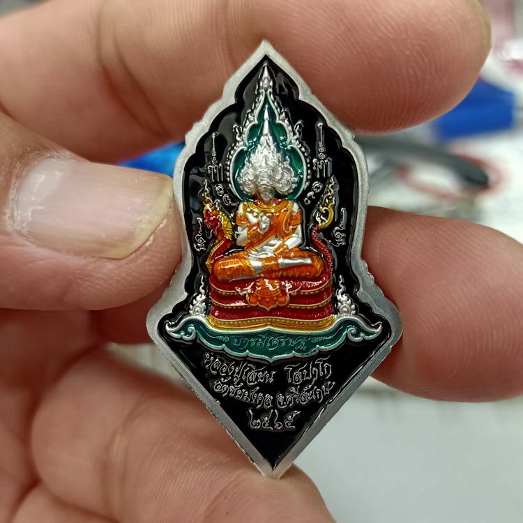 เหรียญท้าวเวสสุวรรณ บารมี เศรษฐี หลวงปู่เสียน วัดชัยมงคล จ.ศรีสะเกษ ปี 2565 เนื้อปีกเครื่องบิน