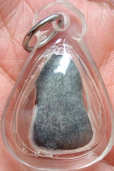 *พระปิดตานะหัวเข่า เนื้อชิน หลังรอยจาร ท่านเจ้าคุณผล วัดหนัง ฝั่งธนฯ*