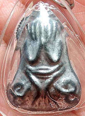 *พระปิดตานะหัวเข่า เนื้อชิน หลังรอยจาร ท่านเจ้าคุณผล วัดหนัง ฝั่งธนฯ*