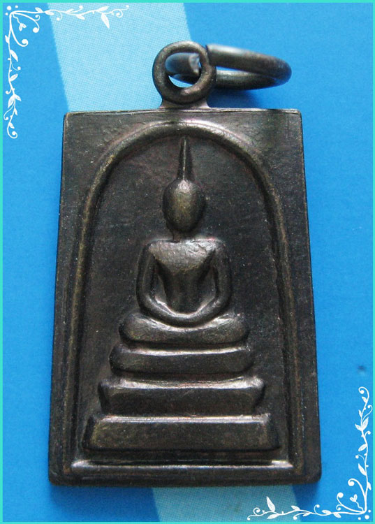..ลพ.มี วัดมารวิชัย อย. เหรียญ พระสมเด็จคะแนน เนื้อทองแดง หลังรูป ปี 25..