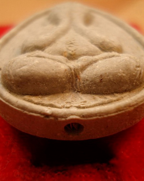 ผงว่านเกสรอิทธิเจ๑๑พระปิดตาศุภนิมิต ลป.คำพันธ์ ปี36 เนื้อผงใบลานและผงว่านเกสรอิทธิเจฝังตะกรุด 1 ดอกล