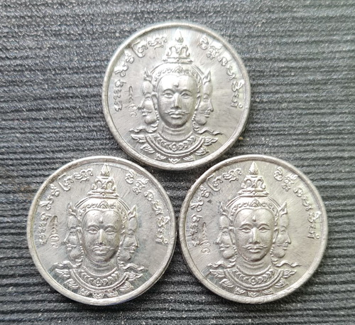 เหรียญพระพรหมสี่หน้า ๒๕๔๕..ดีบุก ๓ เหรียญ ไม่มีกล่อง..ลพ.ดำ วัดเขาพูลทอง จ.จันทบุรี / ส่ง ems
