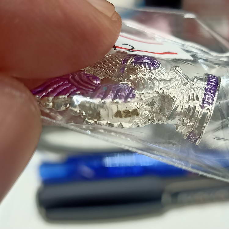 ไก่หงษ์ฟ้า รุ่นเงินไหลมา พิมพ์ 2 หลวงพ่อพัฒน์ วัดห้วยด้วน นครสวรรค์ ปี 2563 หมายเลข 424 กล่องเดิม