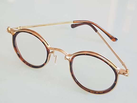 แว่นสายตายาว Vintage Gold ของใหม่ รุ่น Luxury Steel เฟรมโลหะสีทองสุดหรู ทรง unisex