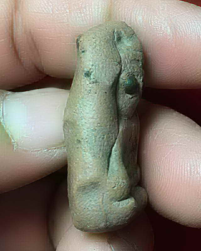 ไอ้งั่งตาแดงเนื้อดินเผา