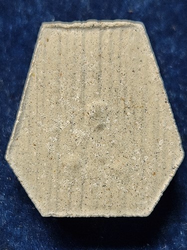  วัดเขาน้อยคีรีวัน จ.ชลบุรี พระปิดหกเหลี่ยม  หลวงปู่โทน  เนื้อผงพุทธคุณ