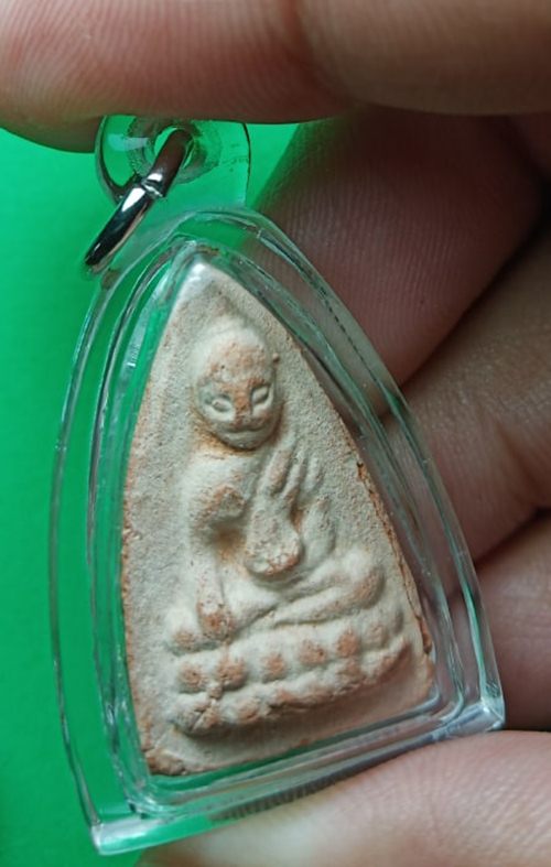 พระพุทโธ พิมพ์กลาง (หลังพระธรรม)หลวงพ่อสังวาลย์ จ.สุพรรณบุรี ปี2526 คัดสวยครับ