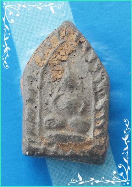 ..ลป.หอม วัดบางเตยกลาง พิมพ์ พระอม ห้าเหลี่ยม เนื้อดินเผา หลังเรียบ สีดำ..