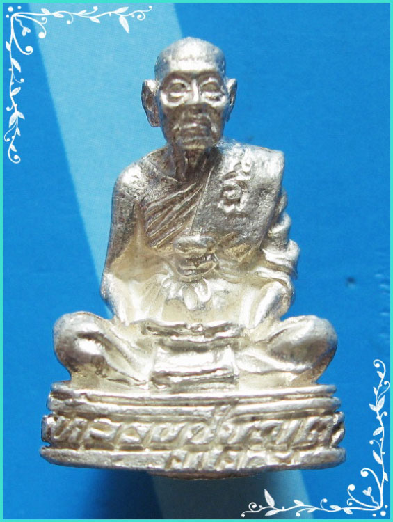 ..ลป.บุญตา วัดคลองเกตุ ลบ. พระรูปหล่อ ลอยองค์ เนื้อเงิน อุดกริ่ง รุ่นอายุ 90 ปี ก้าวหน้าร่มเย็น..