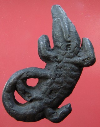 จระเข้โทน หลวงพ่อสนิท วัดลำบัวลอย รุ่น 2 ตอก ทบ สนใจเชิญครับ.