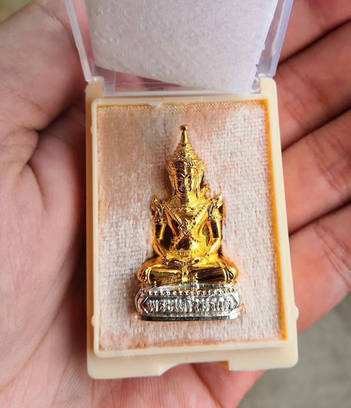พระแก้วมรกต หลวงปู่บุดดา วัดป่าใต้พัฒนาราม