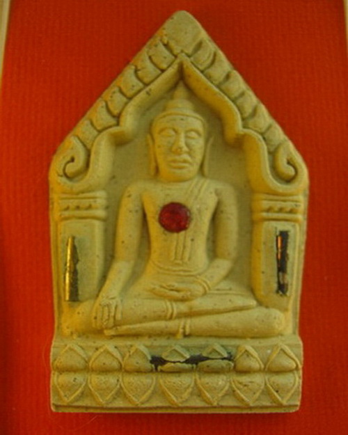 หลวงพ่อชื่น วัดตาอี พระขุนแผน รุ่น รับทรัพย์ ปี 2545 เนื้อผงสมเด็จเก่าผงปัทธมังผงเกสรผสมอิธิเจว่าน10