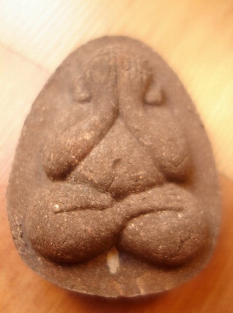 รุ่นประสพการณ์รอดตายจากสึนามืภูเก็ต2547////สุดยอดพระผงปิดตาเนื้อว่านยาผงพุทธคุณครูบากฤษณะ อินทวันโณ 