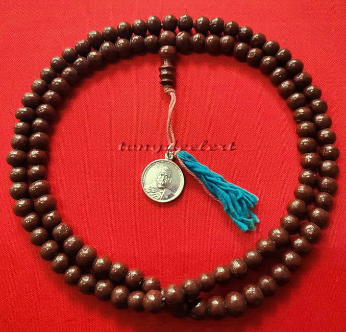 ประคำผงว่านเกสร108 รุ่นแรก หลวงพ่ออุตตมะ วัดวังก์วิเวการาม พิเศษมีเหรียญห้อยปลายประคำด้วยค่ะ