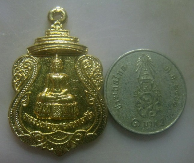 **วัดใจ**เหรียญหลวงพ่อพุทธมหาลาโภ วัดคลองเตยนอก ปี ๒๕๒๒**กะไหล่ทอง สวยๆ