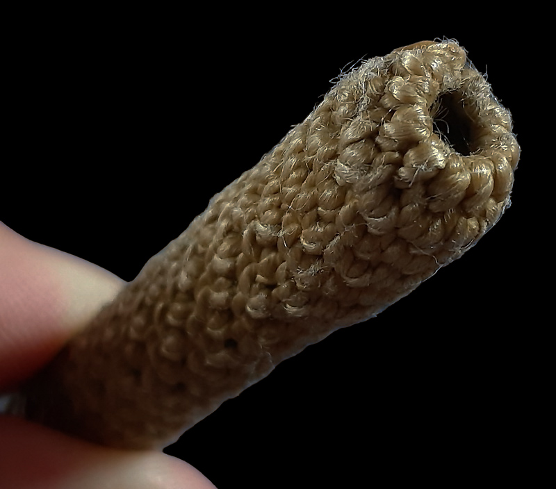 ตะกรุดถักเชือก ขนาด 6.8 ซ.ม. 