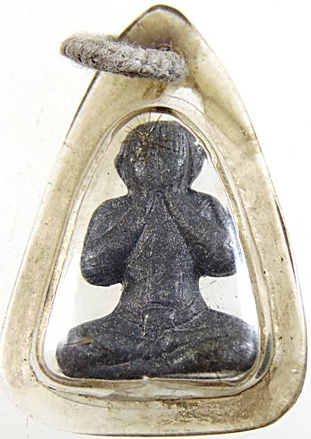 พระปิดตา เนื้อชินตะกั่ว หลวงพ่อปา วัดโบสถ์ จ ชัยนาท ปี 2430 (หลวงปู่ศุข ร่วมปลุกเสก )