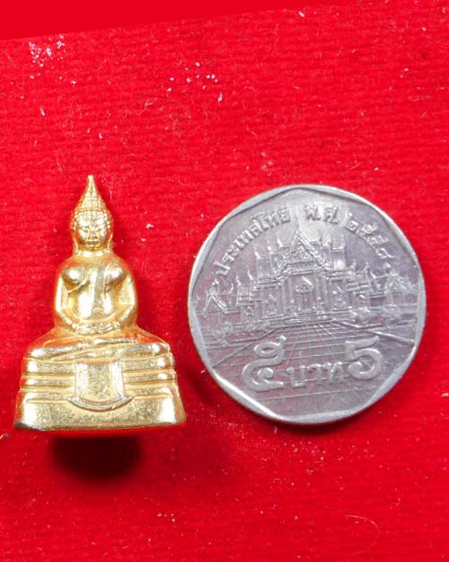  พระกริ่ง หลวงพ่อโสธร เนื้อทองเหลืองชุบทอง ก้นจารโค๊ตเลเซอร์ ปี2549 วัดโสธรวรารามวรวิหาร