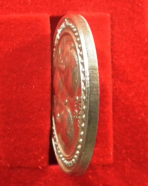  เหรียญคู่บารมีหลวงปู่ถวิล สุจิณโณและหลวงปู่สว่าง โอภาโส ปี. ๒๕๔๘ เนื้อเงิน