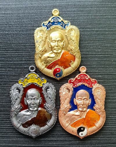 เคาะแรกแดง..มังกรพันล้าน ๒๕๖๓..ลงยารวม ๓ เหรียญ กล่องเดิม..ลพ.พัฒน์ วัดห้วยด้วน นครสวรรค์ / ส่ง ems