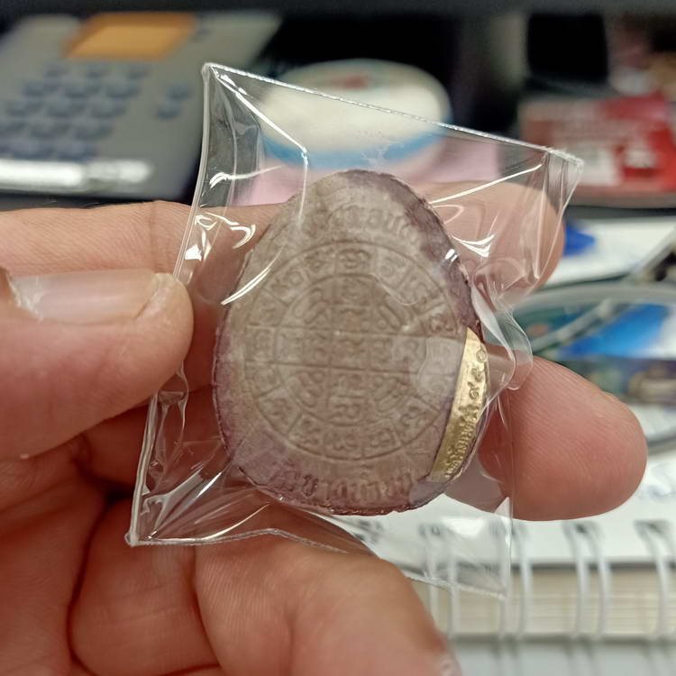 พระปิดตาปลดหนี้จัมโบ้ รุ่นรวยมหาเศรษฐี หลวงพ่อนงค์ อภิชาโต วัดบางน้ำชน ธนบุรี จ.กรุงเทพฯ ปี 2566