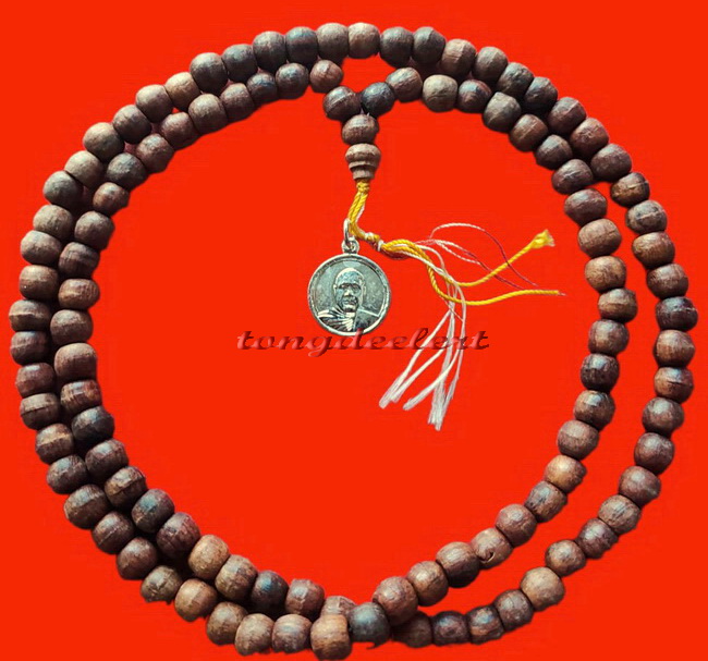 ประคำไม้ หลวงพ่ออุตตมะ วัดวังก์วิเวการาม จ.กาญจนบุรี สวยมากค่ะ