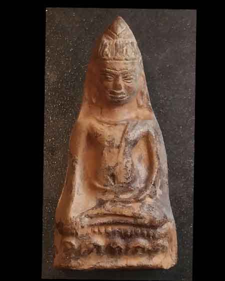 เคาะเดียวแดง...พระหูยาน หลวงปู่ถม วัดเชิงท่า จ.ลพบุรี เนื้อดิน หลังยันต์