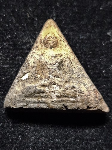 วัดอรุณ(วัดแจ้ง) กทม พระนางพญาเนื้อดิน พระครูลืม  ปี ๒๔๘๔ แจกตอนสงครามโลกครั้งที่สอง