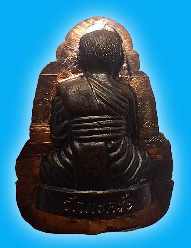 หล่อปั๊มรุ่นแรก เนื้อทองแดง ไม่ตัดปีก หลวงพ่อยอด วัดตะคร้อ นครราชสีมา 2564